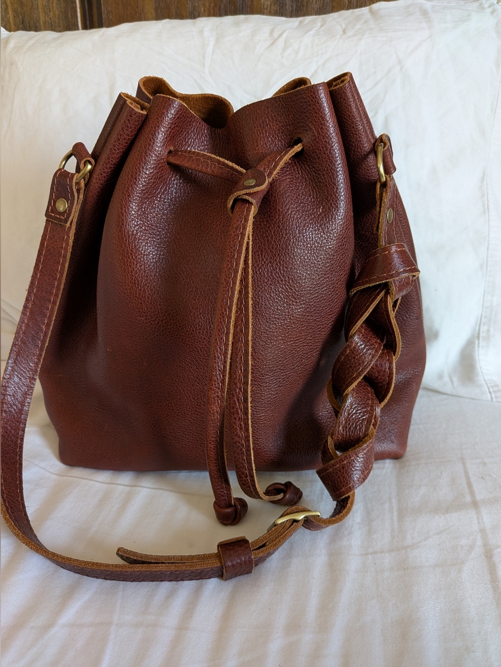 Portland Leather Large Bucket Nutmeg